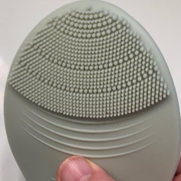 Auria Silicone Facial Cleanser - Picture 6 of 6